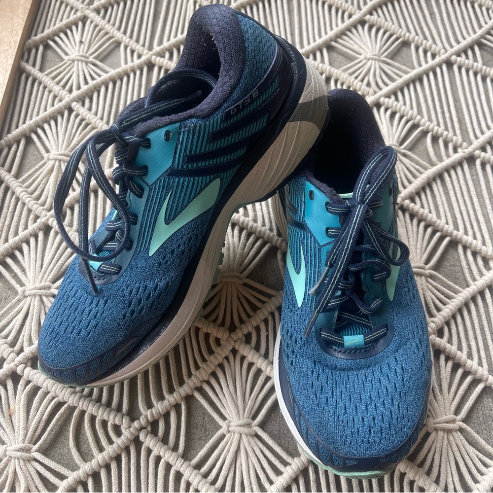 Brooks Adrenaline GTS 18 Running Shoes Women’s 7.5